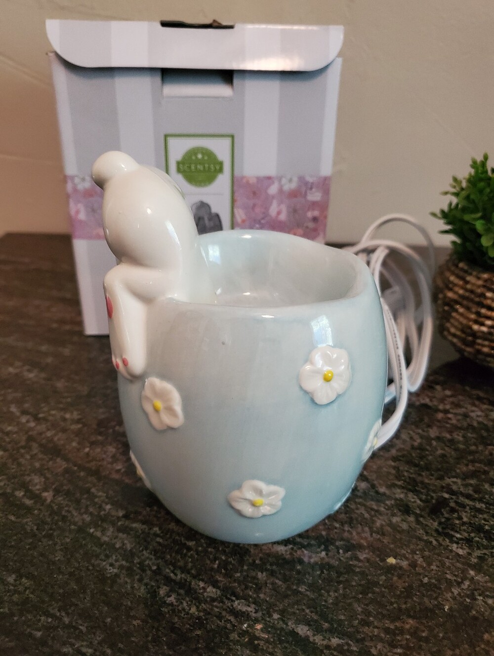 Scentsy  Curious Cottontail Warmer. - Picture 2 of 5